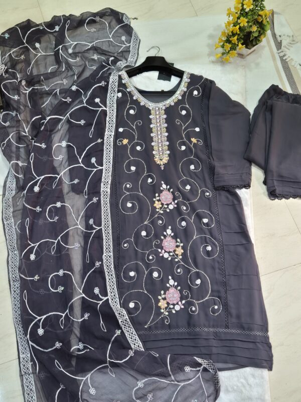 Pakistani Suit
