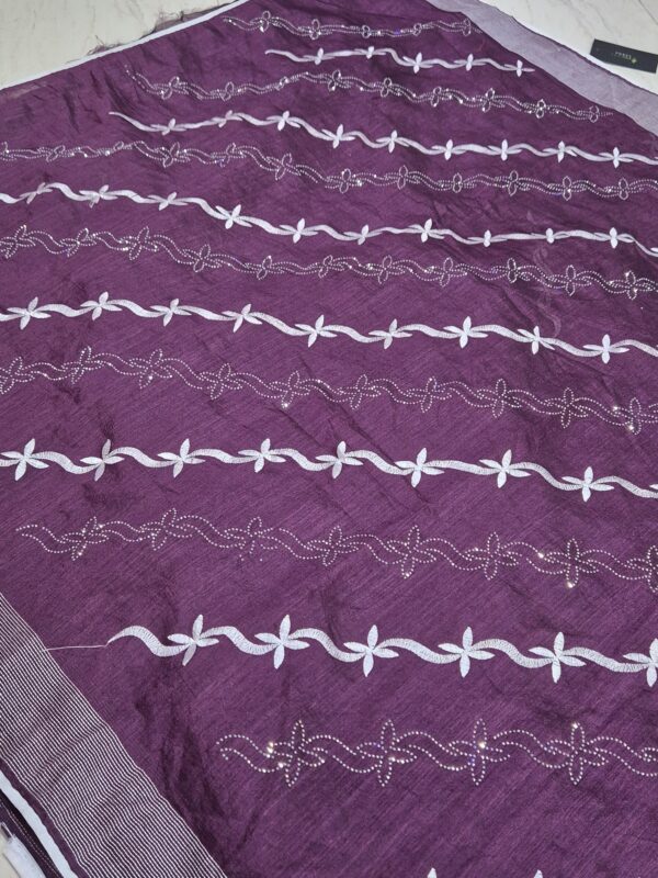 Cotton Saree with white Thread work - Image 3