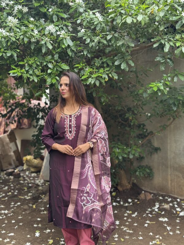 Kurta Set with beautiful mirror Work