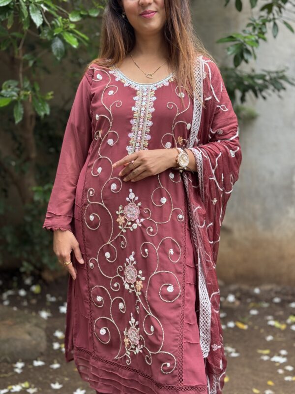 Pakistani Style Suit
